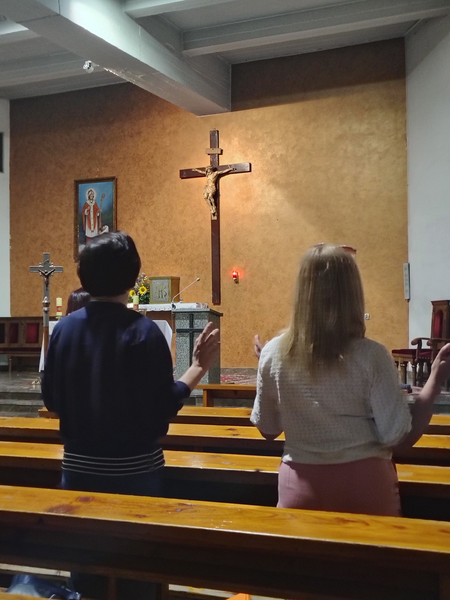 Wakacyjne uwielbienie SNE