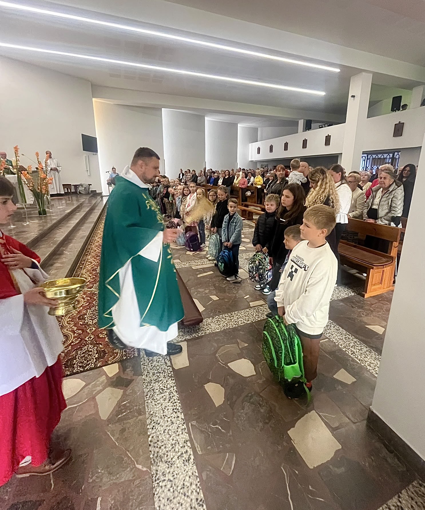 Poświęcenie plecaków i przyborów szkolnych